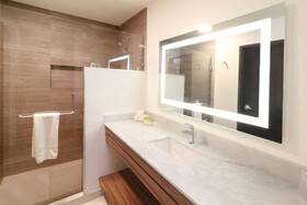 Holiday Inn & Suites Monterrey Apodaca Zona Airport