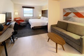 Holiday Inn & Suites Monterrey Apodaca Zona Airport