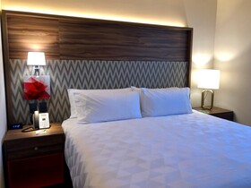 Holiday Inn & Suites Monterrey Apodaca Zona Airport