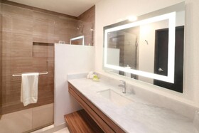 Holiday Inn & Suites Monterrey Apodaca Zona Airport
