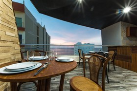 Hotel & Suites Clipperton