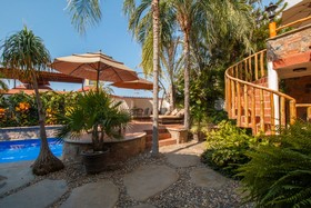 Casa Fibba 4 BR by Casago