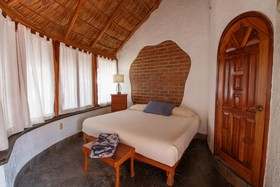 Casa Fibba 4 BR by Casago