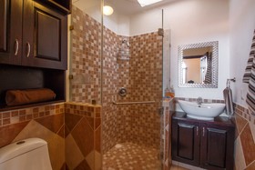 Casa Fibba 4 BR by Casago