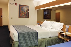 Microtel Inn & Suites by Wyndham Culiacan