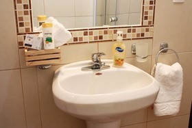 Casa Azuela & Valencia