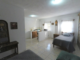 OYO Casa Banqueta Alta