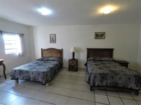 OYO Casa Banqueta Alta