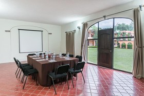 La Abadia Plaza