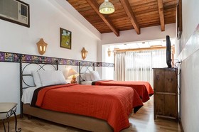 Capital O Hotel Central