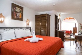 Capital O Hotel Central