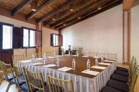 Capital O Hotel Central