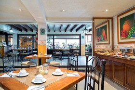 Capital O Hotel Central