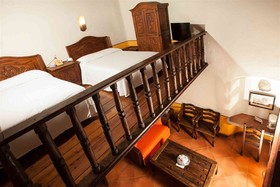 Meson Del Alfarez