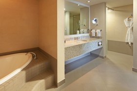 Crowne Plaza Leon