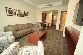 Holiday Inn & Suites Leon Plaza Mayor