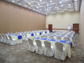 Holiday Inn & Suites Leon Plaza Mayor