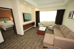 Holiday Inn & Suites Leon Plaza Mayor