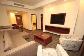 Holiday Inn & Suites Leon Plaza Mayor