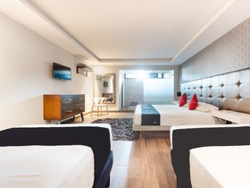 Capital O 202