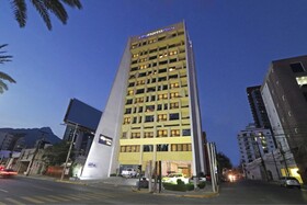 City Express Plus Monterrey Galerías