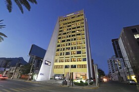 City Express Plus Monterrey Galerías
