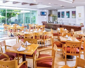 Quality Inn Monterrey La Fe