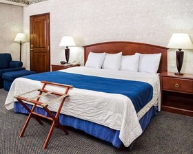Quality Inn Monterrey La Fe