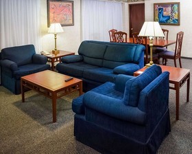Quality Inn Monterrey La Fe
