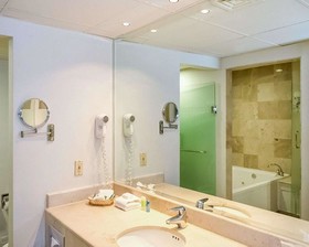 Quality Inn Monterrey La Fe