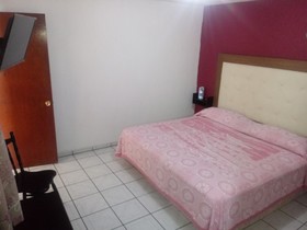 Hotel 2000