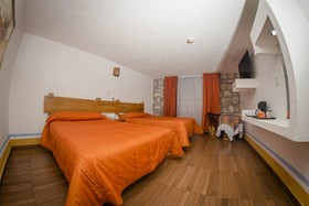 Howard Johnson by Wyndham Morelia Calle Real