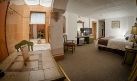 Howard Johnson by Wyndham Morelia Calle Real