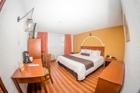 Howard Johnson by Wyndham Morelia Calle Real