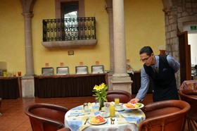 Howard Johnson by Wyndham Morelia Calle Real