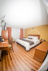 Howard Johnson by Wyndham Morelia Calle Real