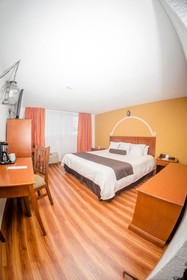 Howard Johnson by Wyndham Morelia Calle Real