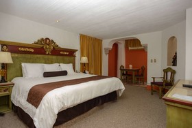 Howard Johnson by Wyndham Morelia Calle Real