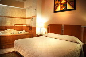 Hotel Suites Campestre
