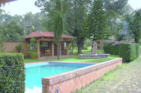 Villa Patzcuaro Garden Hotel & RV Park
