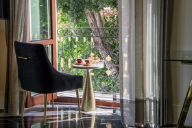 La Perla Hotel Boutique