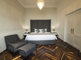 Hotel Business Real 500