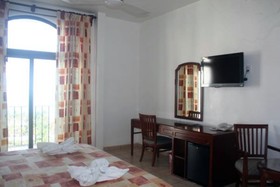 Caracol Plaza and Resort