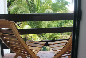 Mayflower Hotel & Hostal