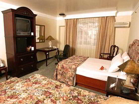 Radisson Plaza Camelinas