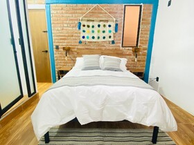 Suites Del Barrio Hotel