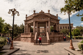 Santosí by Inmense