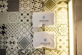 Santosí by Inmense