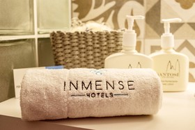 Santosí by Inmense