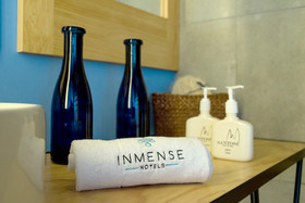 Santosí by Inmense